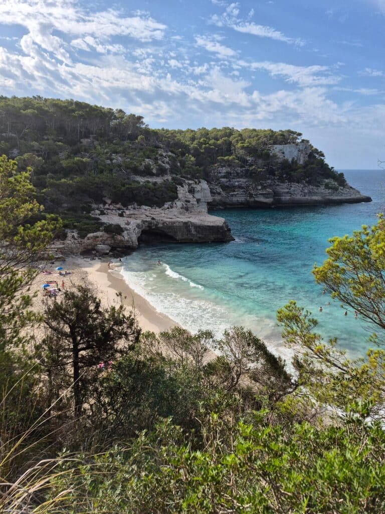 Menorca con adolescentes: una semana en Cala Galdana que nos encantó