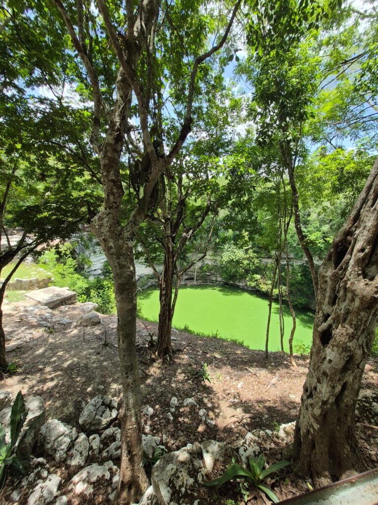 sagrado en Chichen Itza ejemplo de cenote abierto